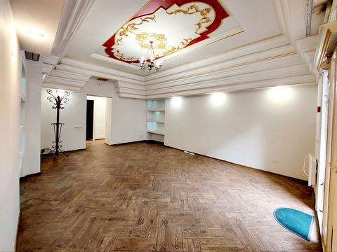 комерційна за адресою Гетьмана Петра Дорошенка вул. (Жовтнева), 66