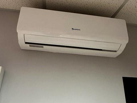 комерційна за адресою Тролейбусна вул., 15