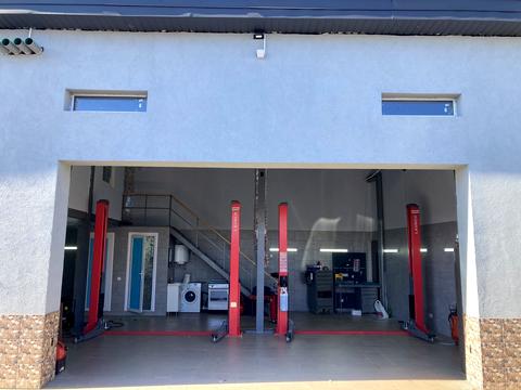 комерційна за адресою Київська вул., 1