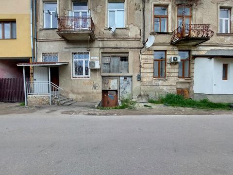 коммерческая по адресу Підвалля, 5