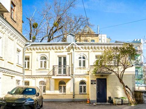комерційна за адресою Івана Франка вул., 26