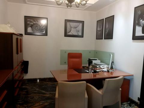 комерційна за адресою Лесі Українки бульв., 7-Б