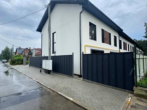 будинок за адресою Сім'ї Шкарівських вул.
