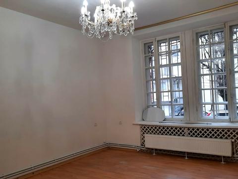 комерційна за адресою Футуристів пров., 9