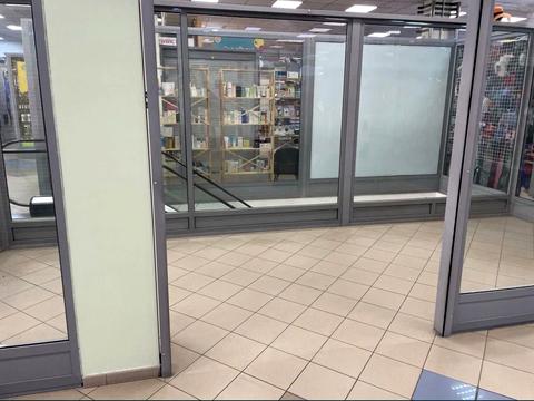 комерційна за адресою Королеви Єлизавети ІІ вул. (Глинки), 1