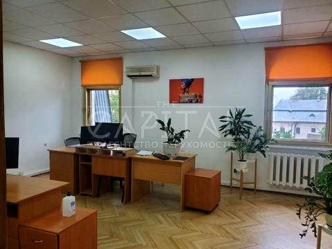 комерційна за адресою Стрілецька вул., 4-6