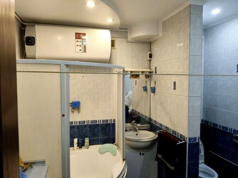 квартира за адресою Конституції пл., 2/2