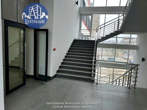 комерційна за адресою Незалежності просп., 40