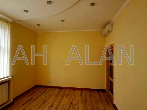 комерційна за адресою Саксаганського вул., 67-Б