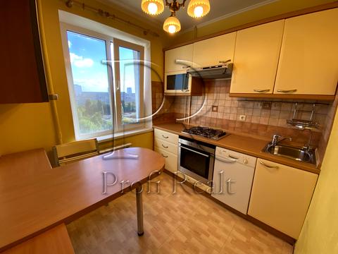 квартира за адресою Академіка Булаховського вул., 30-Б