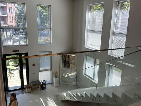 комерційна за адресою Олени Степанівни вул. (Ленінградська), 8