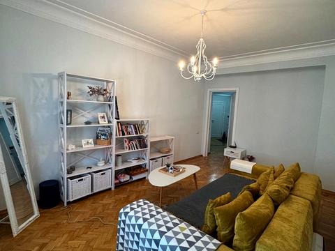 квартира за адресою Донця-Захаржевського вул., 5