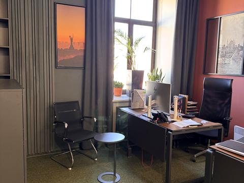 комерційна за адресою Богдана Хмельницького вул., 19/21