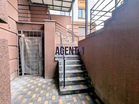 коммерческая по адресу Соборна вул, 10А