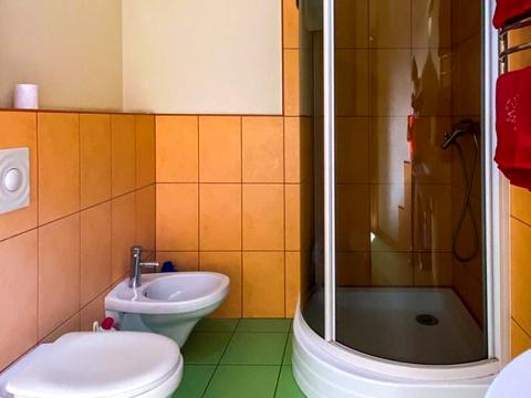 комерційна за адресою Королеви Єлизавети ІІ вул. (Глинки), 1