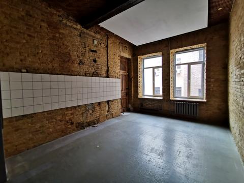 комерційна за адресою Рейтарська вул., 8-5