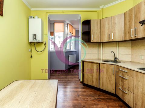 квартира за адресою Хотинська вул., 12