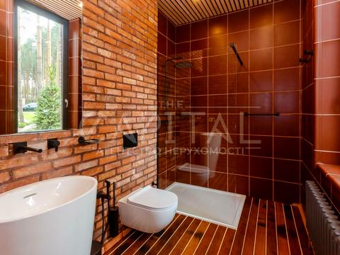 будинок за адресою Набережна вул.