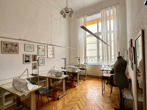 комерційна за адресою площа Галицька, 7