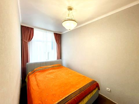 квартира за адресою Рея Бредбері вул., 2