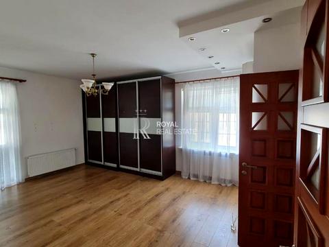 будинок за адресою Стратегічне шосе (Науки)