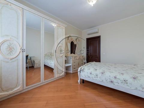 квартира за адресою Дніпровська набережна вул., 25