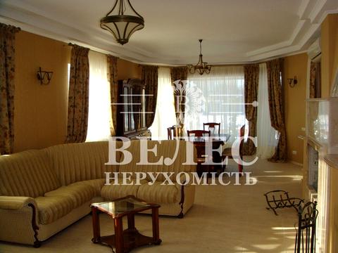 будинок за адресою Київська вул., 1