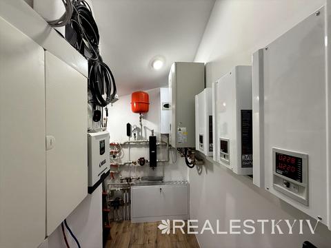 будинок за адресою Квітнева вул.