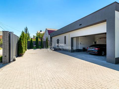 будинок за адресою Богатирська вул., 30