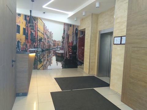 комерційна за адресою Верхній Вал вул., 2