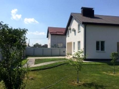 будинок за адресою Орхідейна, 1