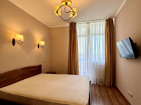 квартира за адресою Сім'ї Кульженків вул. (Петра Дегтяренка), 35