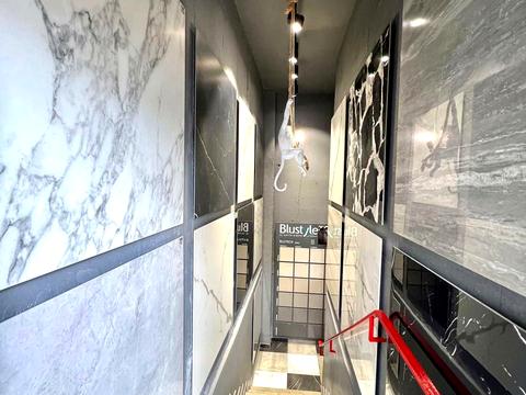 комерційна за адресою Дніпровська набережна вул., 16-Г