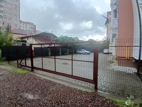 квартира за адресою Космічна вул., 3