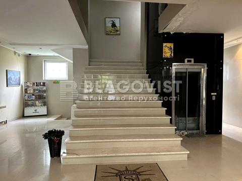 комерційна за адресою Боровкова вул., 40