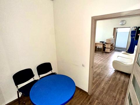 комерційна за адресою Університетська вул., 2-Ю