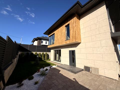 будинок за адресою Погребного вул., 1