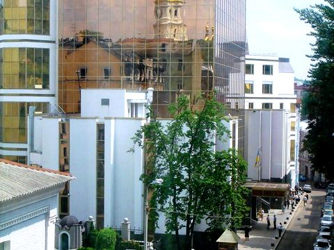 комерційна за адресою Михайлівський пров., 24