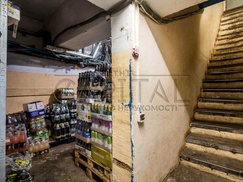 комерційна за адресою Володимирська вул., 73