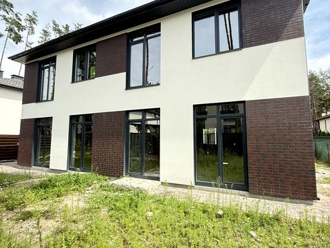 будинок за адресою Патріотів