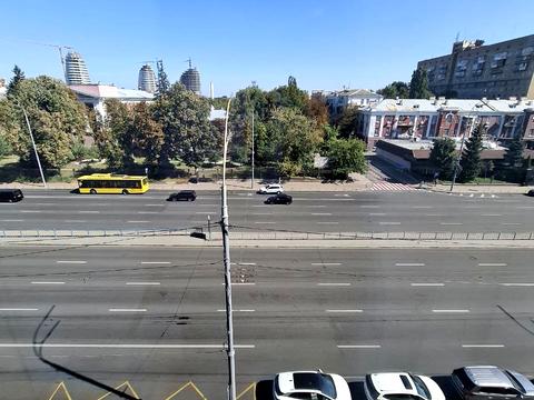 коммерческая по адресу Леси Украинки бульв., 34