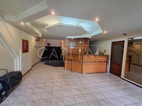 комерційна за адресою Лук'янівська вул., 1