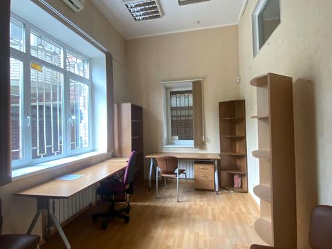 комерційна за адресою Степана Руданського вул., 4-6