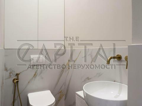 комерційна за адресою Еспланадна вул., 32-В