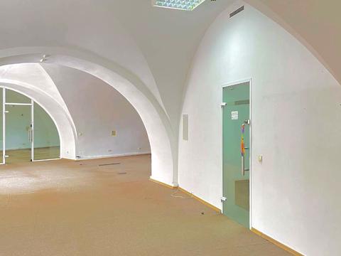 комерційна за адресою Рибальська вул., 22