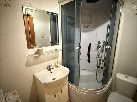 квартира за адресою Космонавтів просп., 28