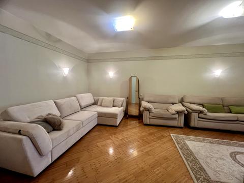 квартира за адресою Саперно-Слобідська вул., 8