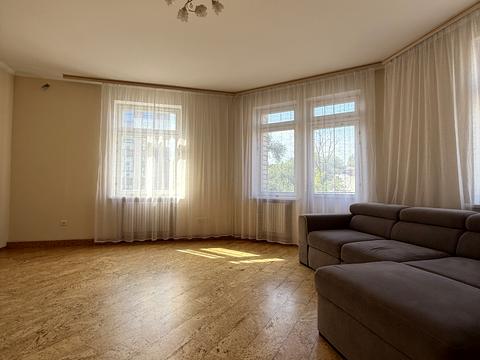 квартира за адресою Виконкомівська вул., 13