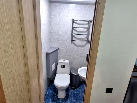 комерційна за адресою Академіка Богомольця вул., 5