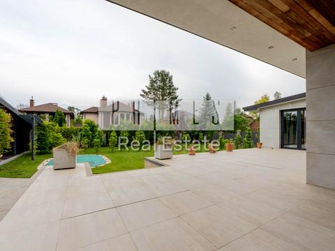 будинок за адресою Молодіжна вул.